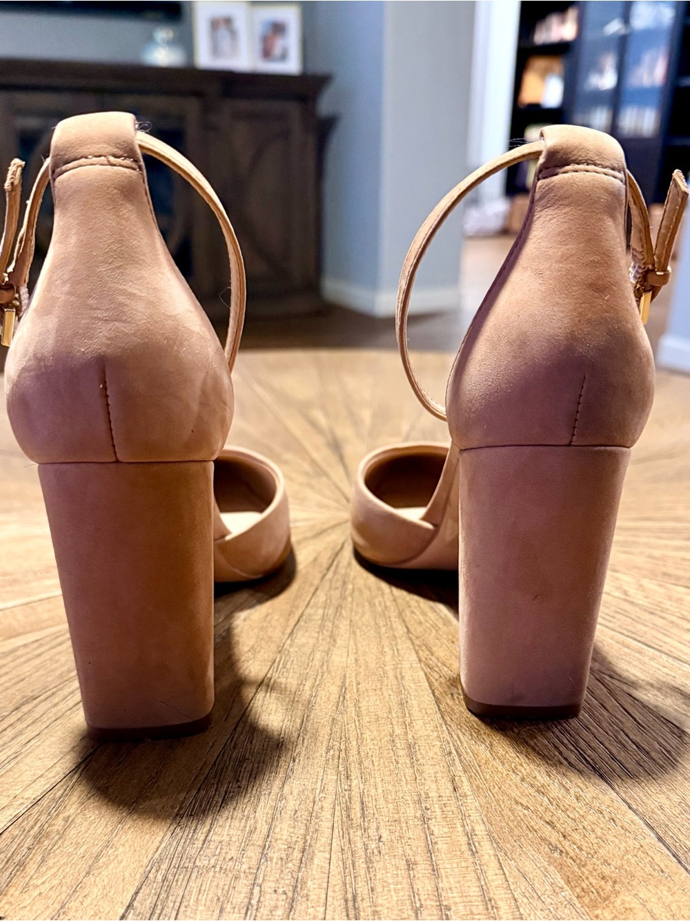 Aldo Women’s tan Suede Pointed-Toe Ankle-Strap Heels size 8 - Picture 3 of 11